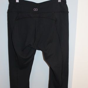 CALIA by Carrie Underwood Cropped Leggings